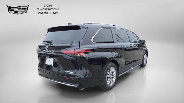 2023 Toyota Sienna Platinum