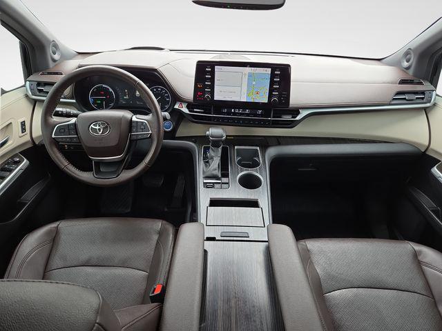 2023 Toyota Sienna Platinum