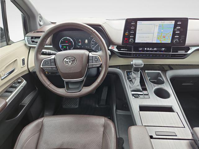 2023 Toyota Sienna Platinum