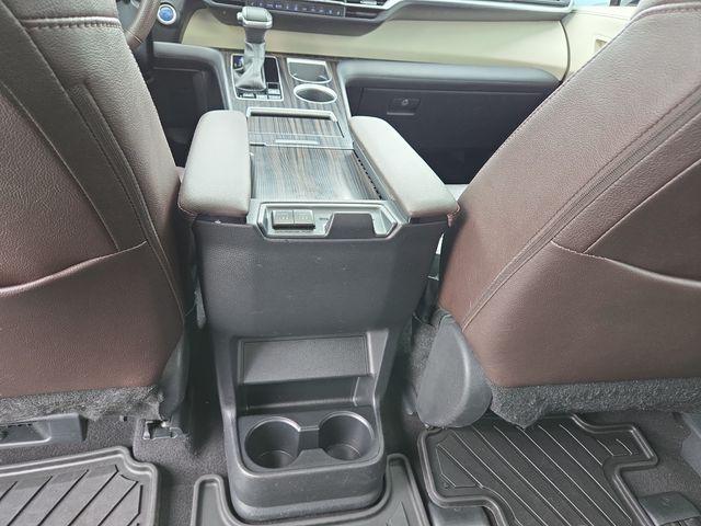 2023 Toyota Sienna Platinum