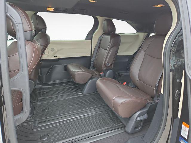 2023 Toyota Sienna Platinum