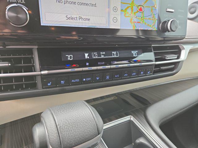 2023 Toyota Sienna Platinum