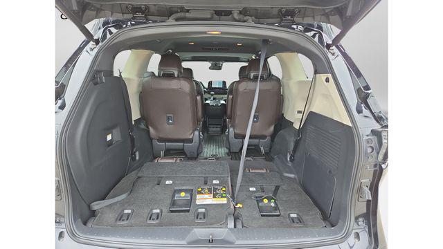 2023 Toyota Sienna Platinum