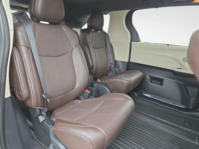 2023 Toyota Sienna Platinum