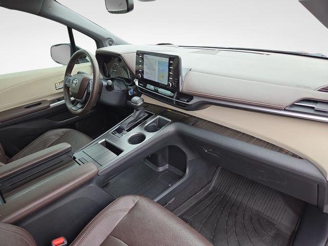 2023 Toyota Sienna Platinum