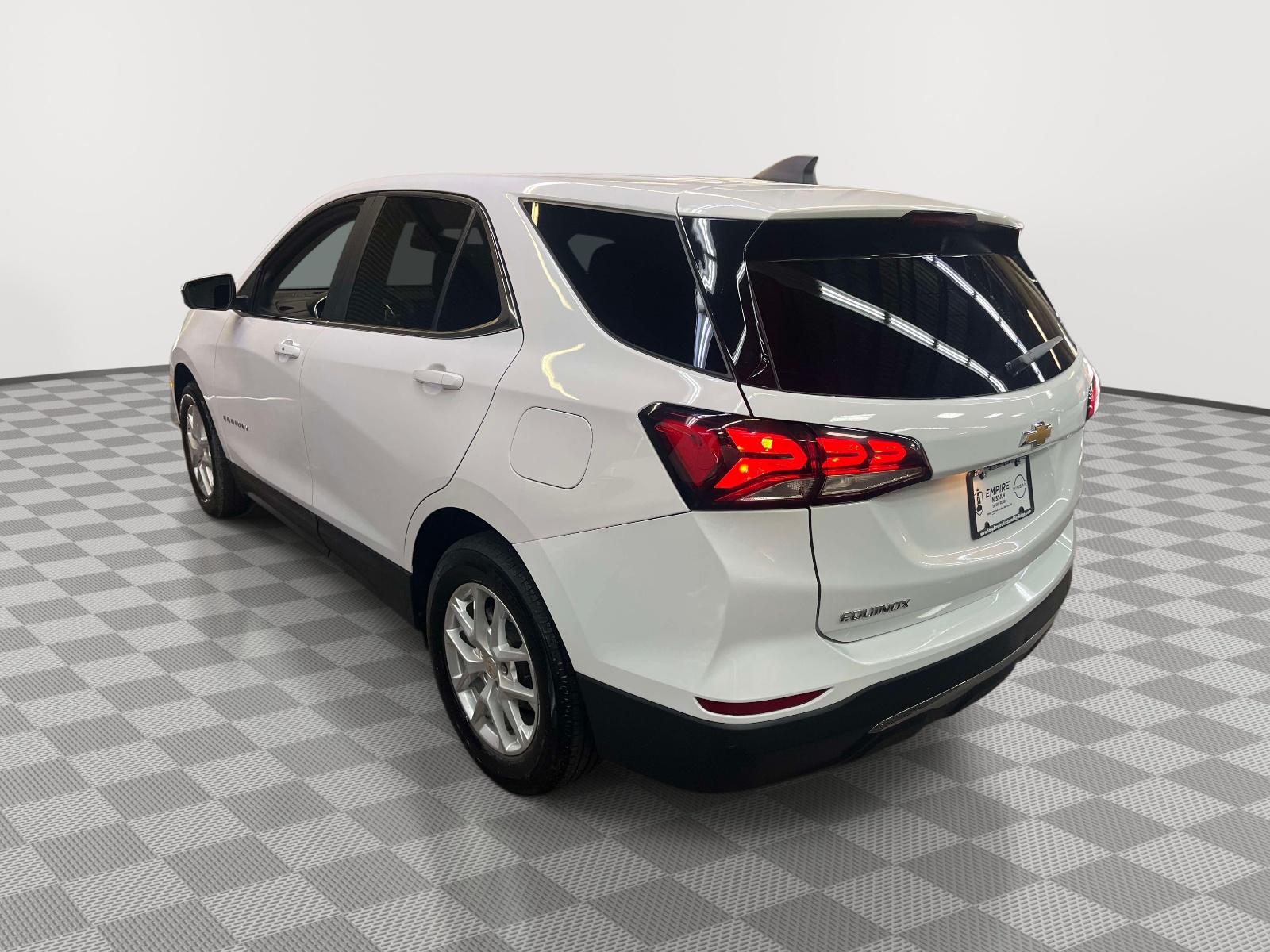 View vehicle photo 5