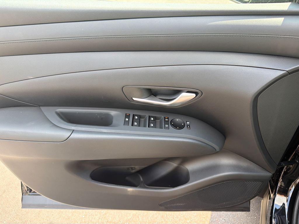 New 2026 Phantom Black HYUNDAI SE FWD image 12