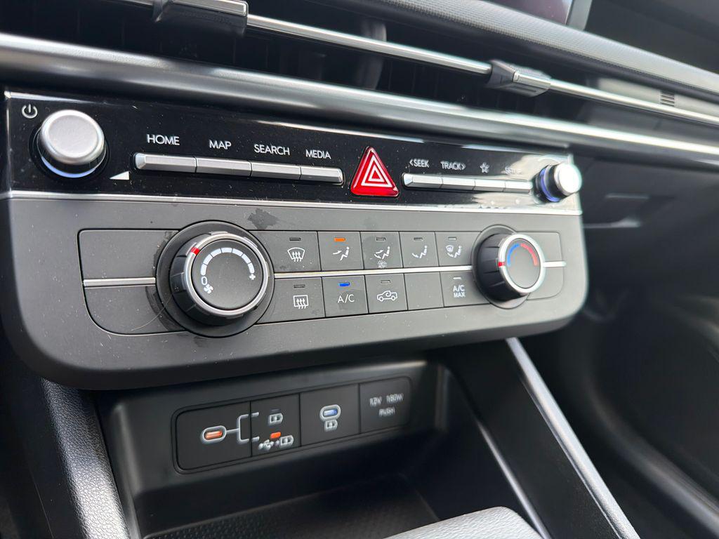 New 2026 Phantom Black HYUNDAI SE FWD image 27