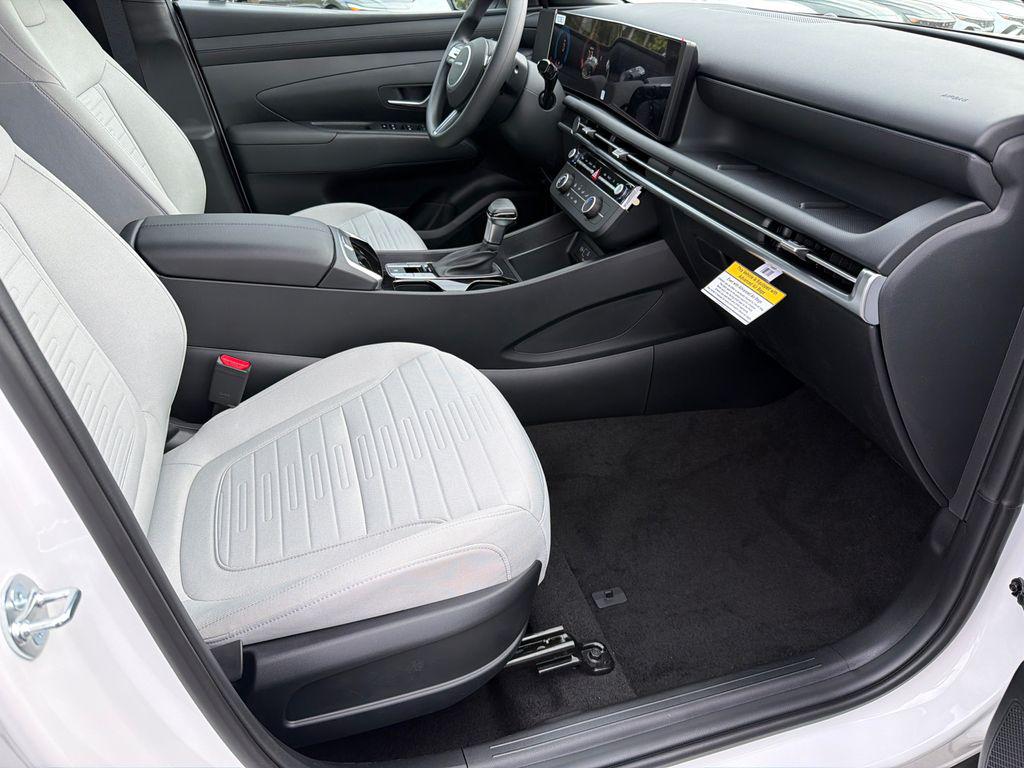 New 2026 Atlas White HYUNDAI SE FWD image 14