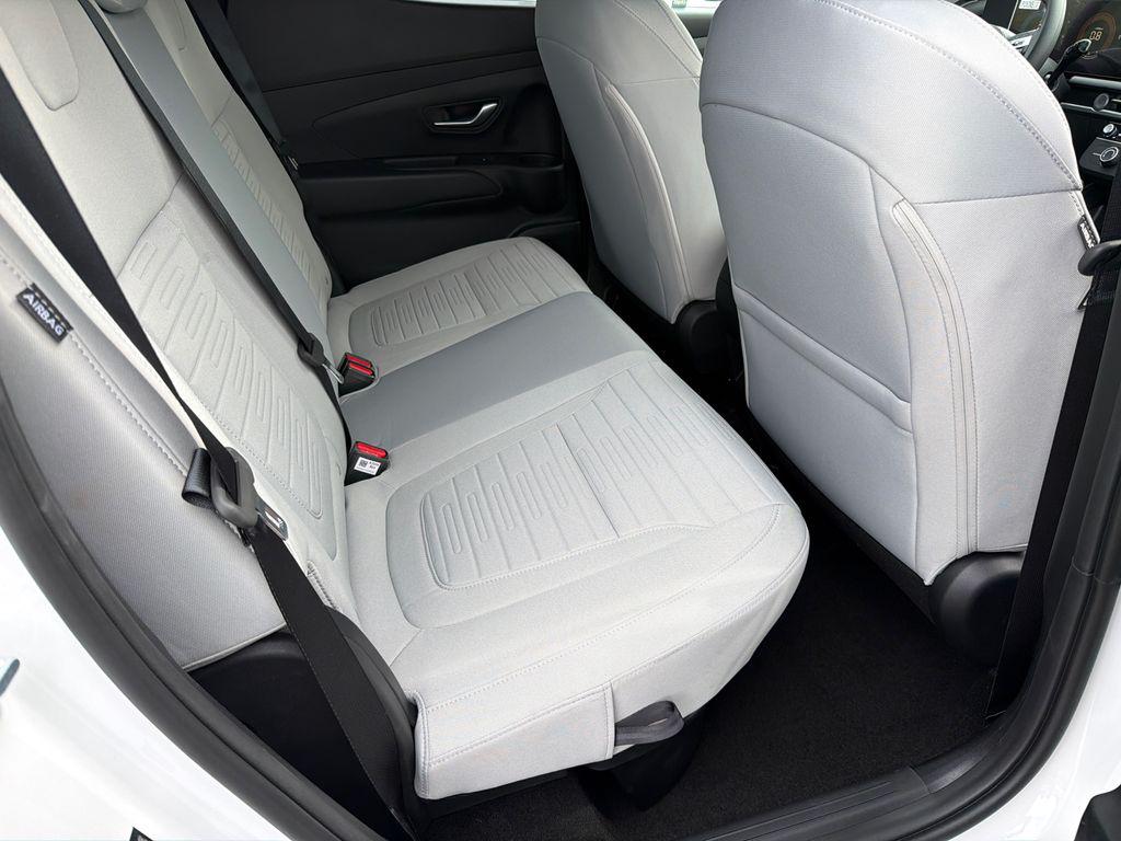 New 2026 Atlas White HYUNDAI SE FWD image 16