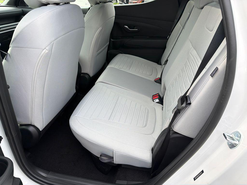 New 2026 Atlas White HYUNDAI SE FWD image 21