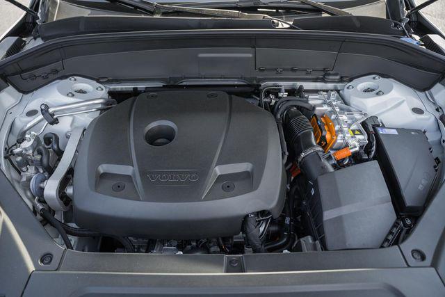 2026 Volvo XC90 Plug-In Hybrid Plus, T8 AWD, Electric/Gasoline, Bright, 7 Seats