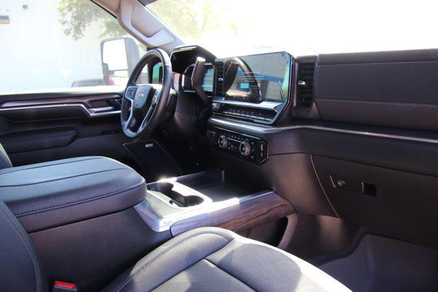 2024 Chevrolet Silverado 2500HD 4WD Crew Cab Standard Bed LTZ