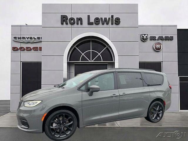 2021 Chrysler Pacifica Touring AWD 2021 Chrysler Pacifica Touring AWD