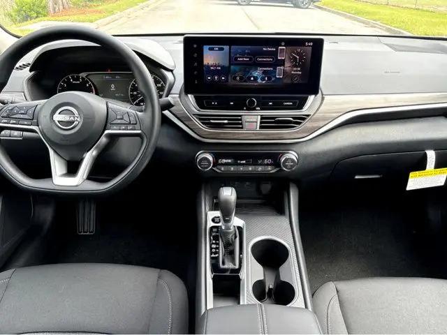 2026 Nissan Altima SV FWD