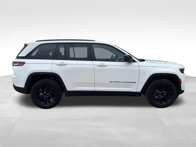 2025 Jeep Grand Cherokee Altitude 4x4