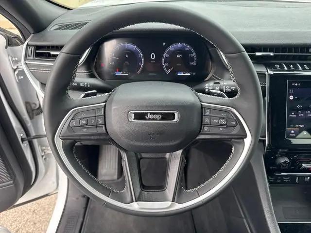 2025 Jeep Grand Cherokee Altitude 4x4