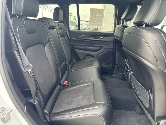 2025 Jeep Grand Cherokee Altitude 4x4