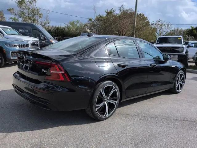 2024 Volvo S60 B5 Plus Dark Theme