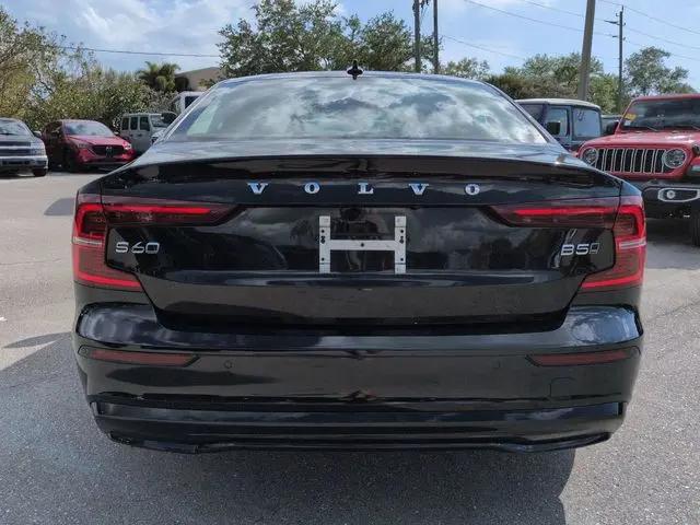 2024 Volvo S60 B5 Plus Dark Theme