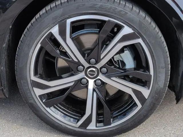 2024 Volvo S60 B5 Plus Dark Theme