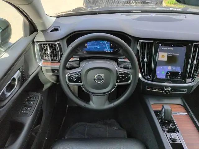 2024 Volvo S60 B5 Plus Dark Theme