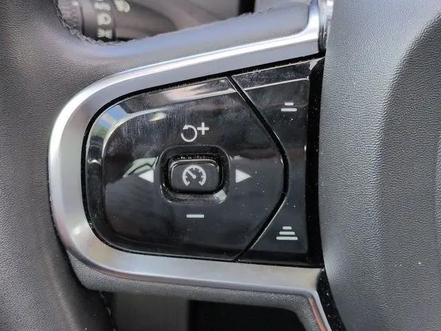 2024 Volvo S60 B5 Plus Dark Theme