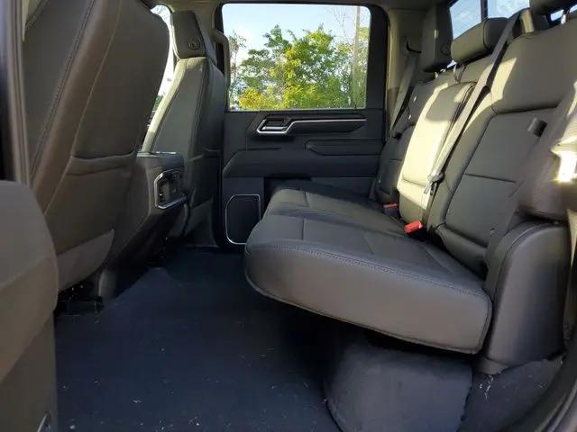 2026 GMC Sierra 2500HD Crew Cab, Standard Bed, SLT, 4WD