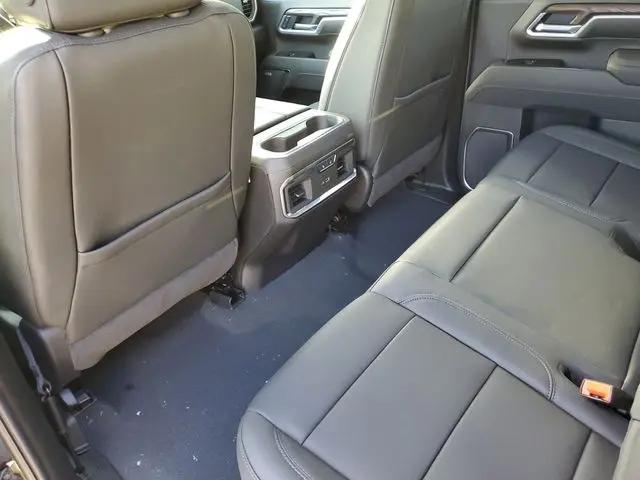 2026 GMC Sierra 2500HD Crew Cab, Standard Bed, SLT, 4WD