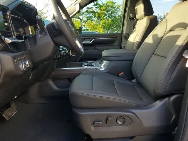 2026 GMC Sierra 2500HD Crew Cab, Standard Bed, SLT, 4WD