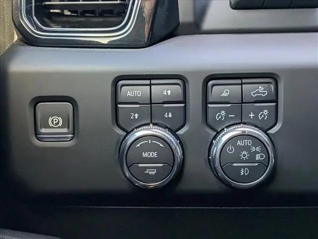 2025 GMC Sierra 2500HD 4WD Crew Cab Standard Bed AT4X