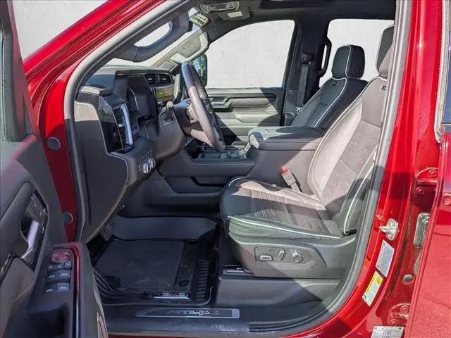 2025 GMC Sierra 2500HD 4WD Crew Cab Standard Bed AT4X