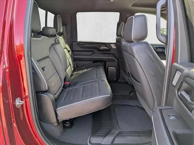 2025 GMC Sierra 2500HD 4WD Crew Cab Standard Bed AT4X