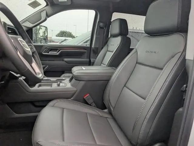 2026 GMC Sierra 2500HD Crew Cab, Standard Bed, Denali, 4WD