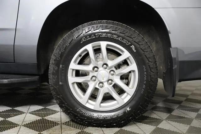 2022 Chevrolet Suburban 4WD LT