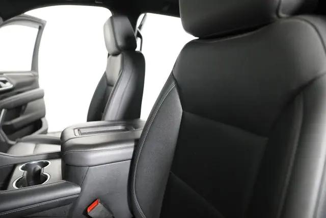 2022 Chevrolet Suburban 4WD LT