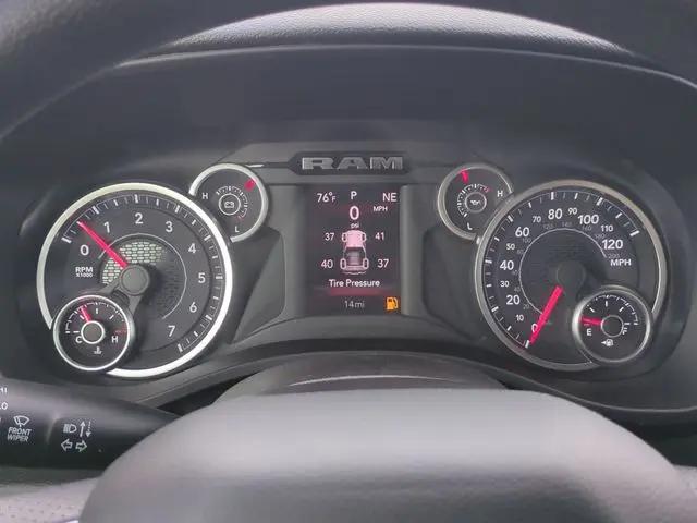 2026 Ram 1500 Express Crew Cab 4x4 57 Box