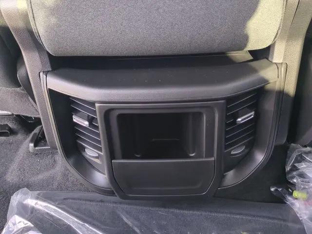 2026 Ram 1500 Express Crew Cab 4x4 57 Box