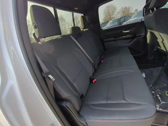 2026 Ram 1500 Express Crew Cab 4x4 57 Box