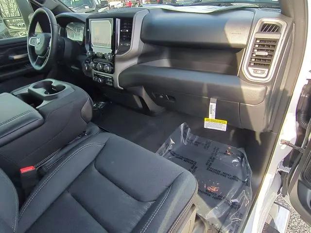2026 Ram 1500 Express Crew Cab 4x4 57 Box