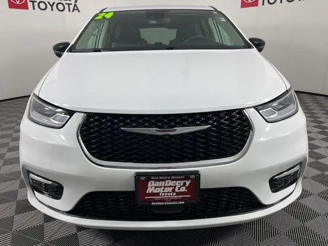 2024 Chrysler Pacifica Hybrid Select