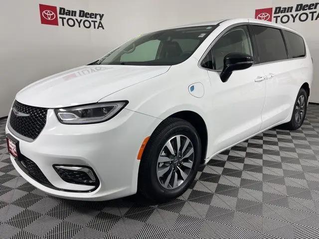2024 Chrysler Pacifica Hybrid Select