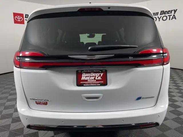 2024 Chrysler Pacifica Hybrid Select