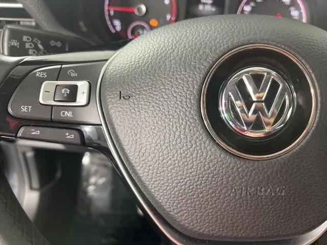 2022 Volkswagen Passat 2.0T SE