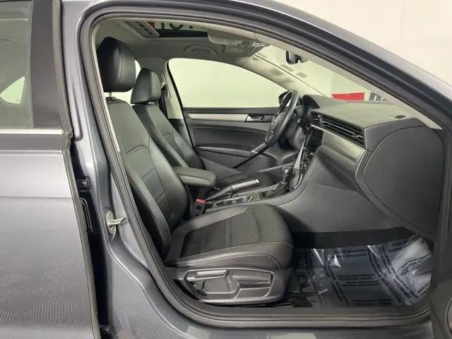 2022 Volkswagen Passat 2.0T SE