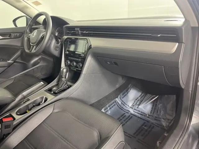 2022 Volkswagen Passat 2.0T SE