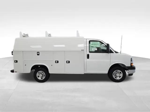 2026 Chevrolet Express Cutaway Work Van