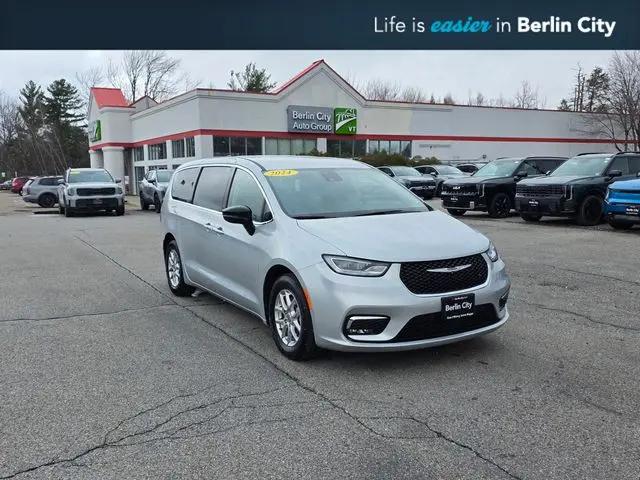 2024 Chrysler Pacifica Touring L for sale in Williston, VT