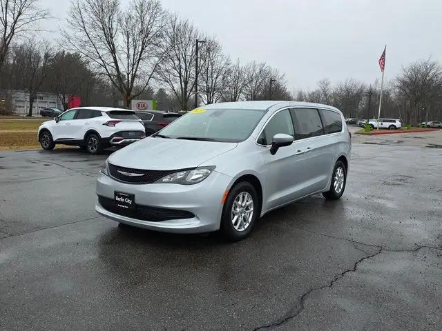 2023 Chrysler Voyager LX