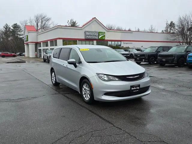 2023 Chrysler Voyager LX